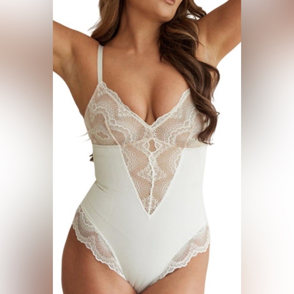 Pinsy White Lace Shapewear-Size SMALL
